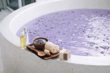 Levandulová koupel pro jednotlivce i pro páry