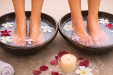 Masáž pro páry s koupelí nohou